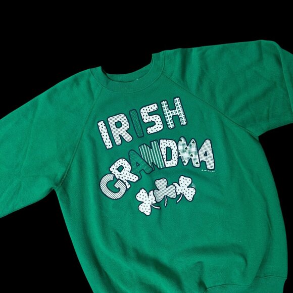 Hanes Tops - Vintage Sweatshirt St Patricks Day Irish Grandma Hanes XL Green 1990s Pull Over